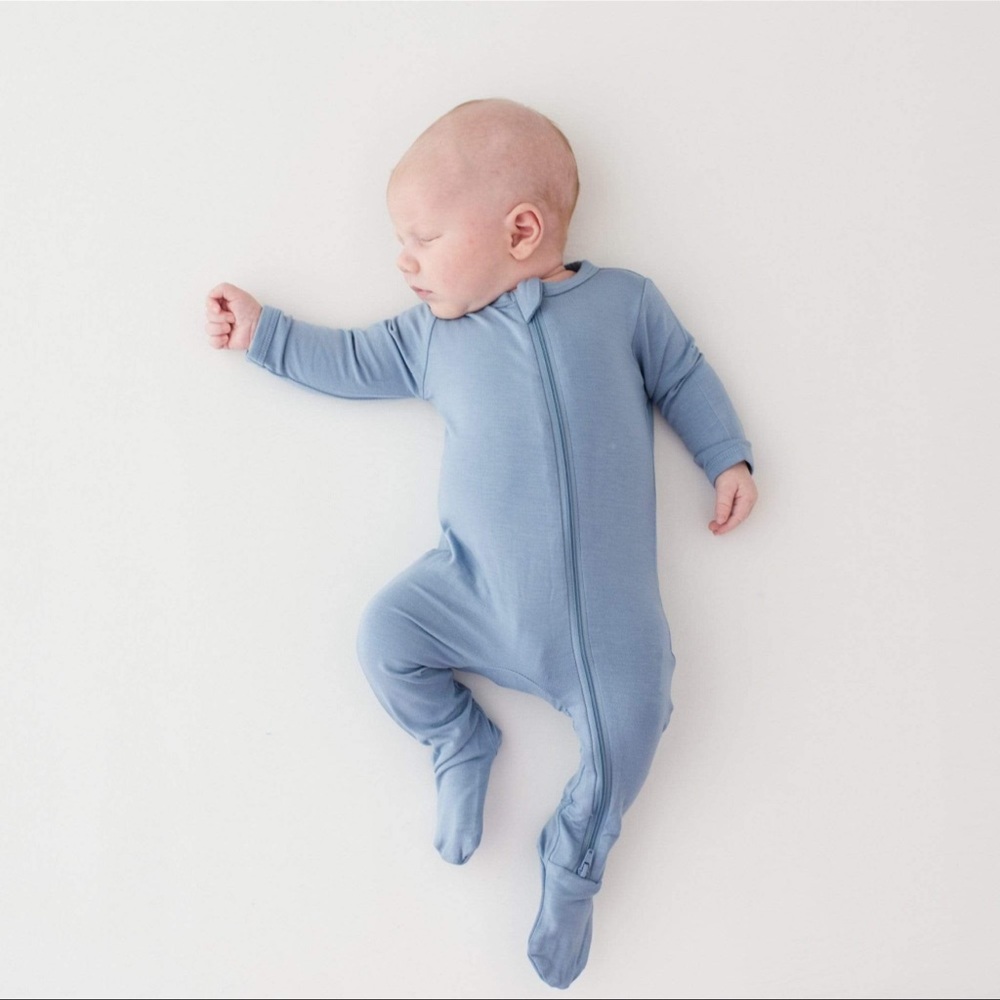 Kyte Baby Footie Oneesie in Slate SZ Newborn